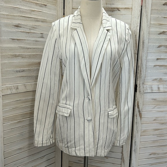 Forever 21 Pinstripe Blazer - Picture 1 of 5